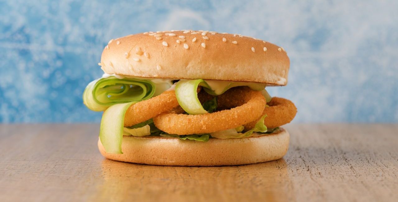 Φάγαμε burgers με μπιφτέκι γαρίδας και καλαμαράκια!